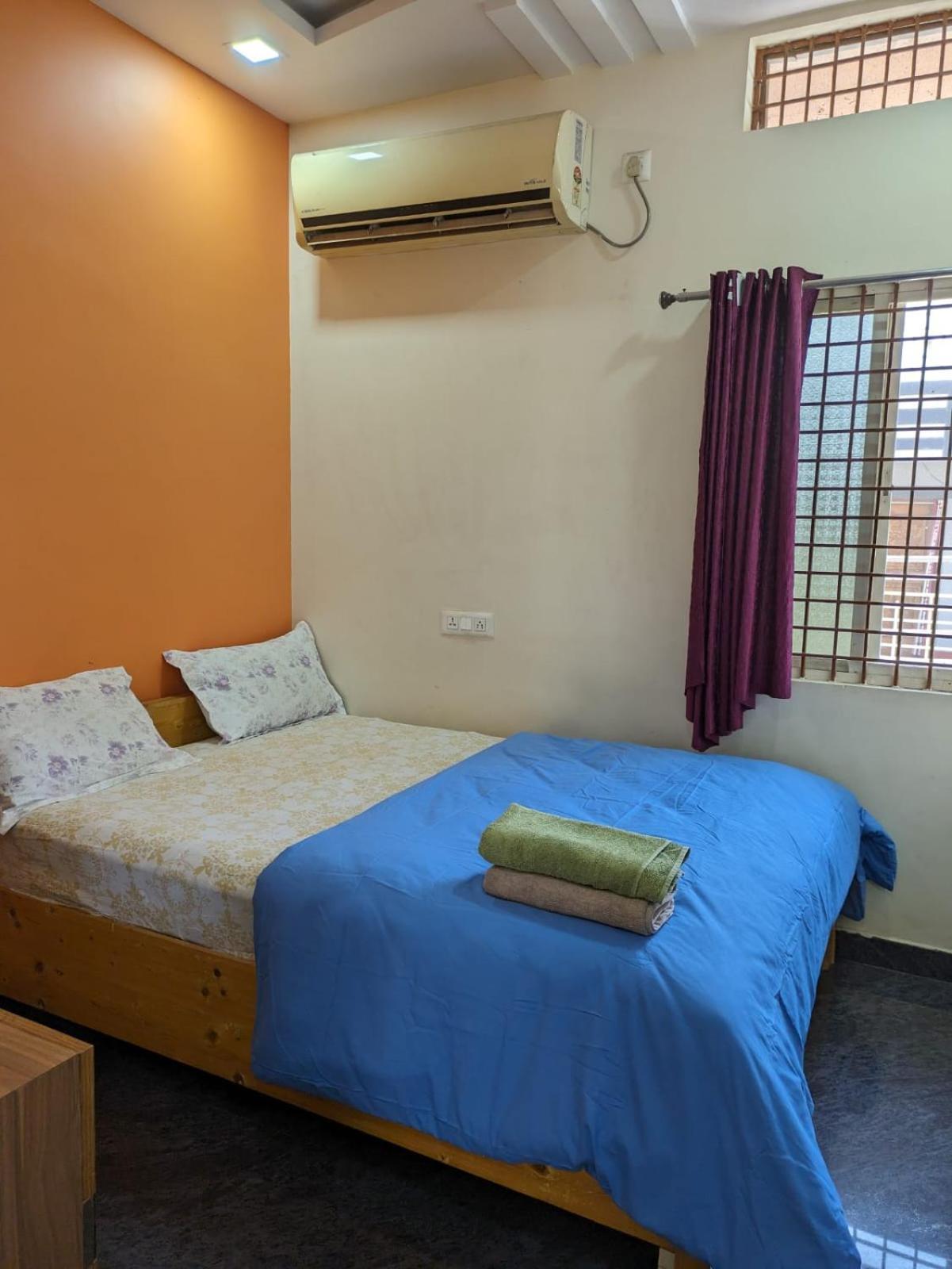 Vijayanagara Home Stay Hampi Bagian luar foto