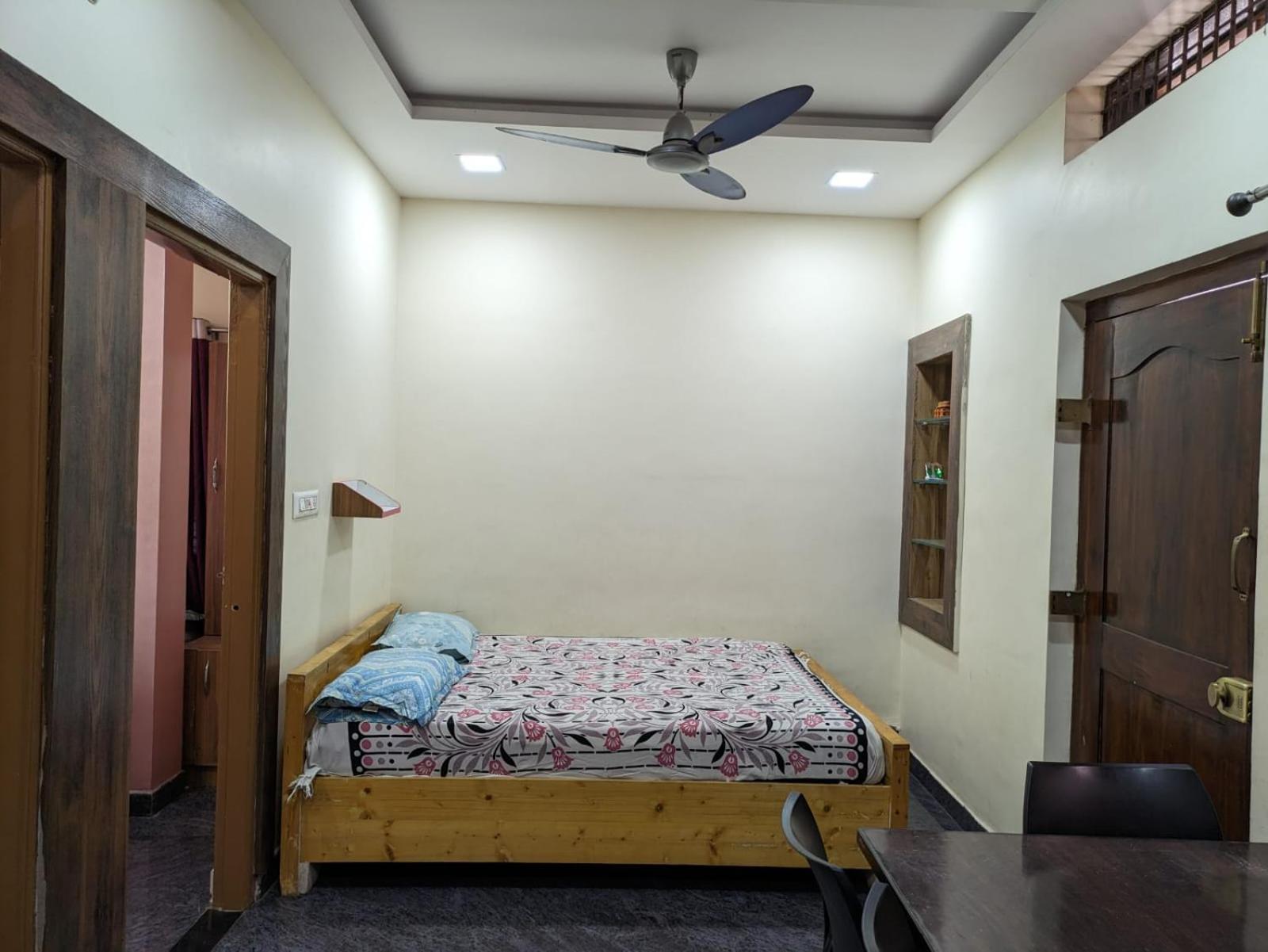 Vijayanagara Home Stay Hampi Bagian luar foto