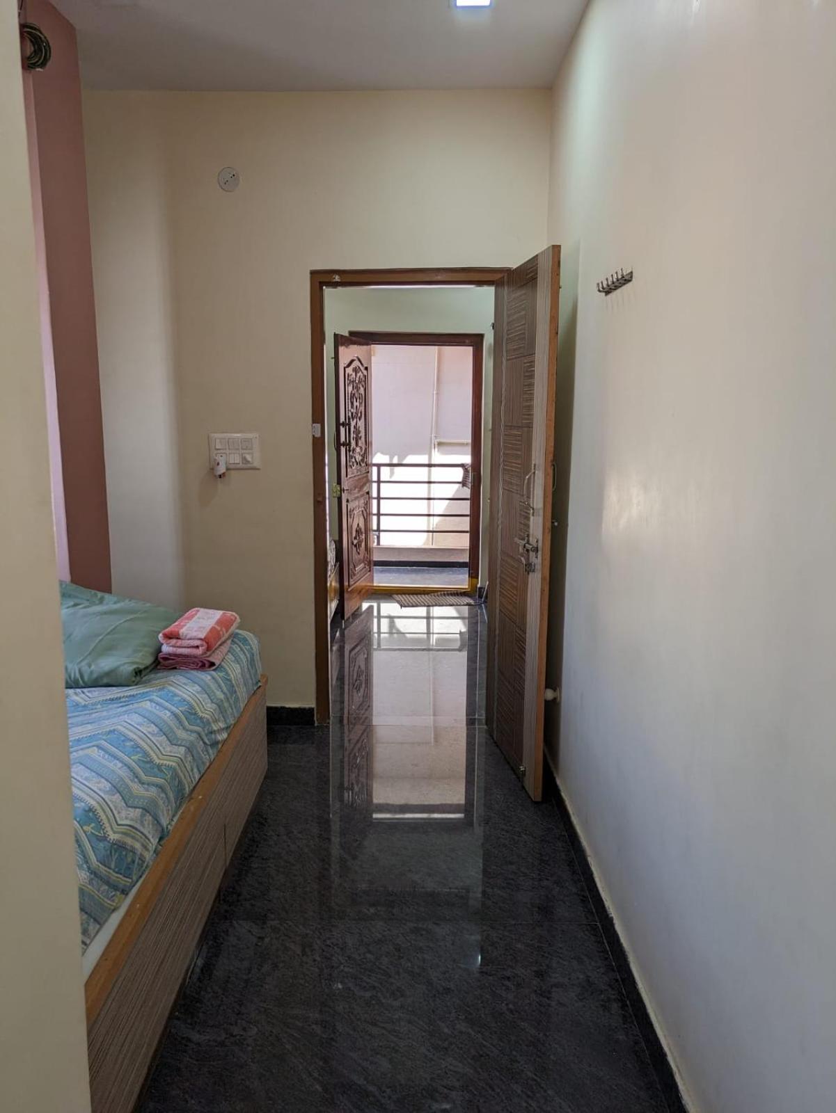 Vijayanagara Home Stay Hampi Bagian luar foto