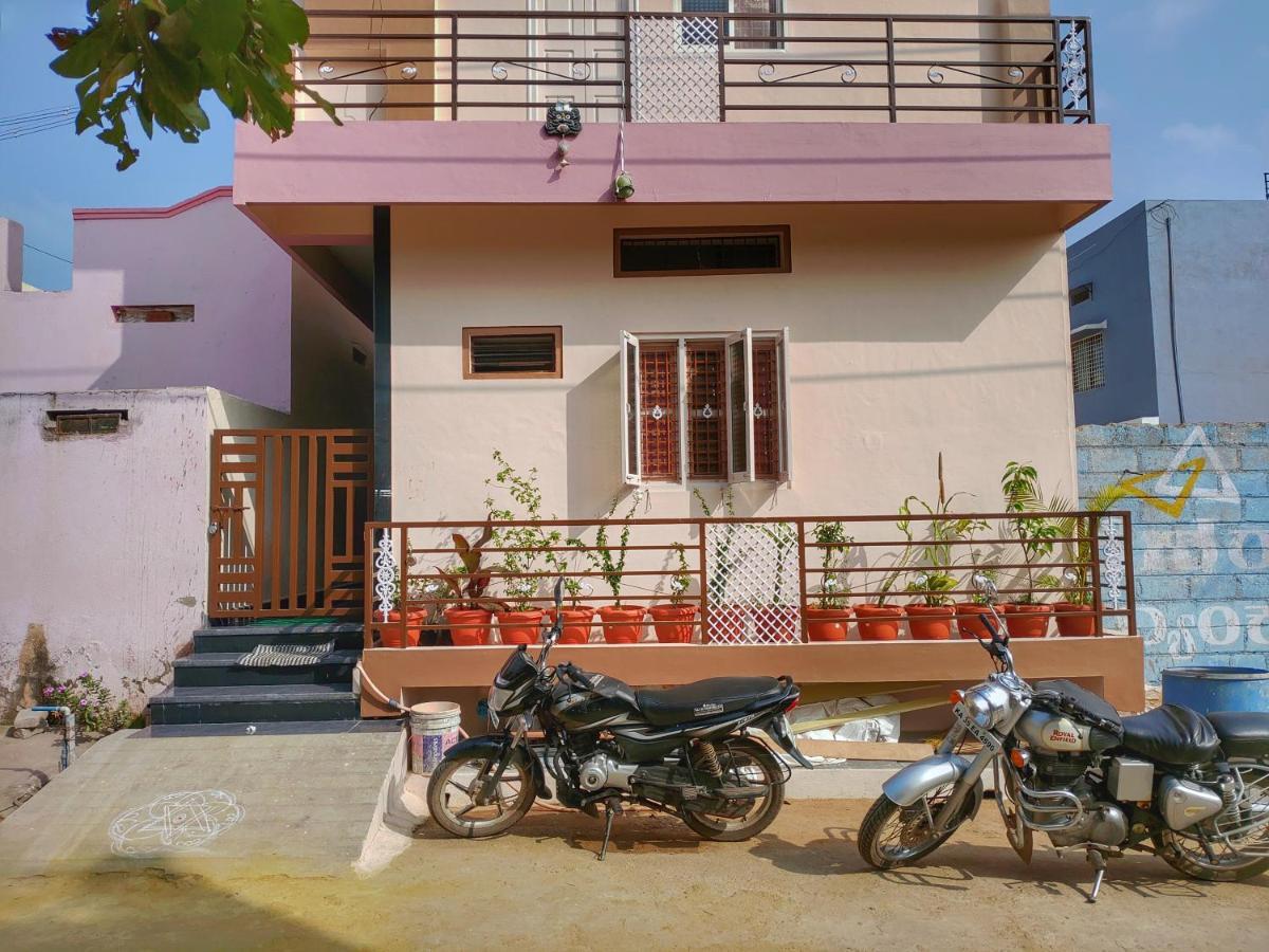 Vijayanagara Home Stay Hampi Bagian luar foto