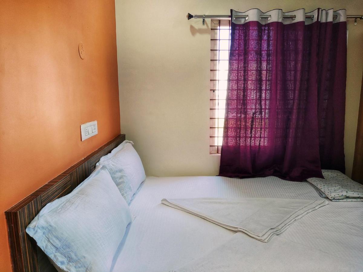 Vijayanagara Home Stay Hampi Bagian luar foto